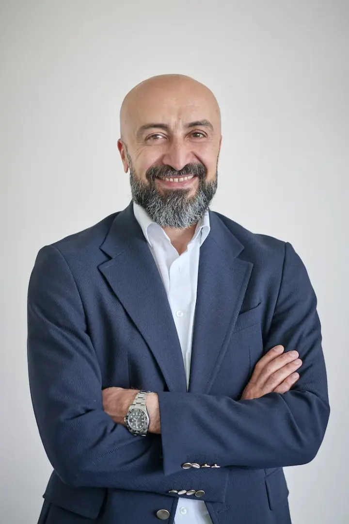 Dr. Ali Avci