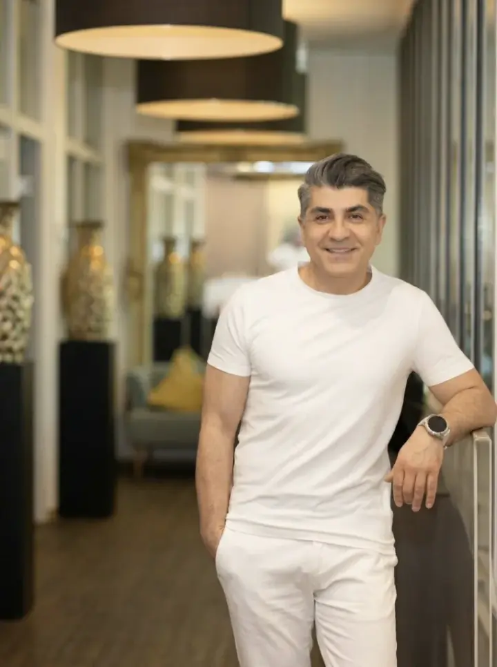 Dr. G&uuml;ler